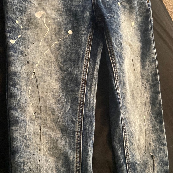 Jeans - Picture 2 of 4